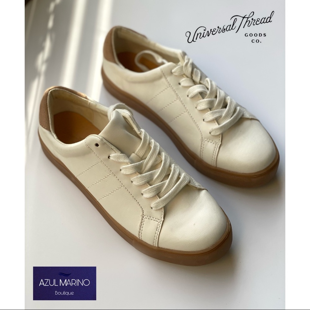 Universal Thread — Women’s White Sneakers • Sneakers blancos de mujer•